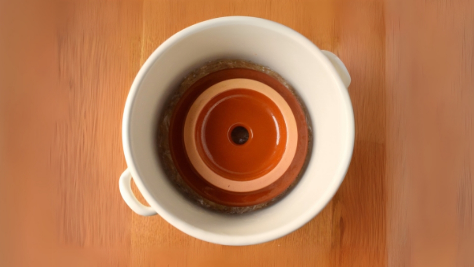 お家でお味噌を寝かせる作業が必要です!
